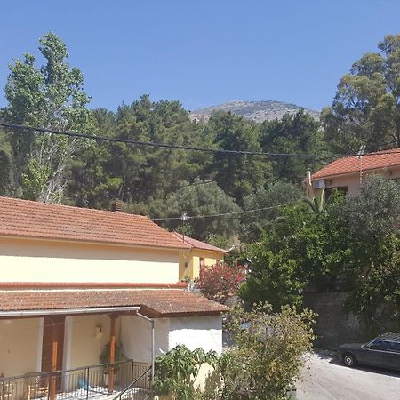 Moustakis Hotel Agia Efimia Exteriér fotografie